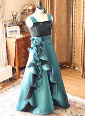 お洒落で個性的なエレガントドレス