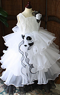 ピアノの発表会ドレス ホワイト＆ブラック