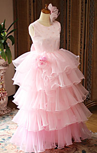 ピアノのコンクールドレスと演奏会ドレス ピンク