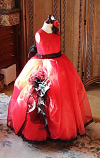 ピアノのコンサートドレス レッドとブラック