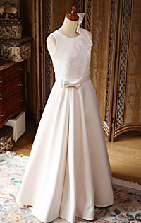 ピアノのコンクールドレス オフホワイト＆アイボリー