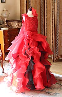 ピアノのコンチェルトドレス レッド＆ブラック