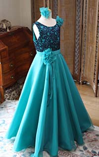 ピアノのコンサートドレス グリーン