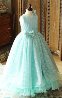 ピアノのコンクールドレス エメラルドグリーン 東京都