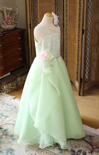 ヴァイオリンのコンクールドレス エメラルドグリーンとイエロー 東京都