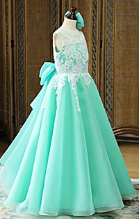 ピアノの連弾コンクールドレス エメラルドグリーン 埼玉県