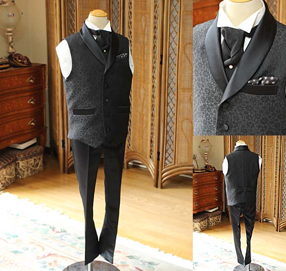 ショールカラーのベスト デザインタイ チーフ