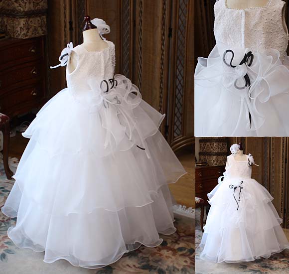 ウェストのボリュームスカートが必見 子供用のピアノの発表会ドレス 