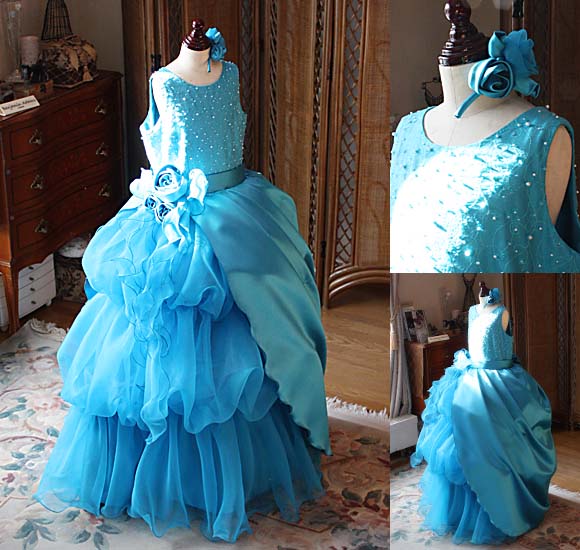 スカートのシルエット 繊細なデコルテの詳細