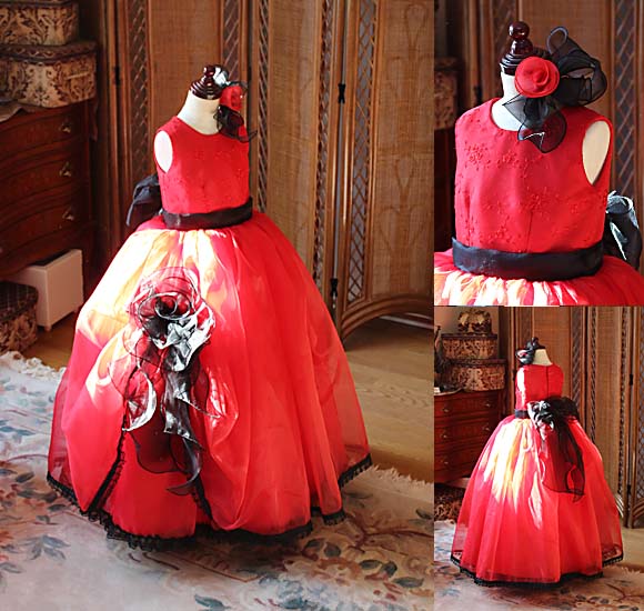 ピアノのコンサートドレス レッドとブラック