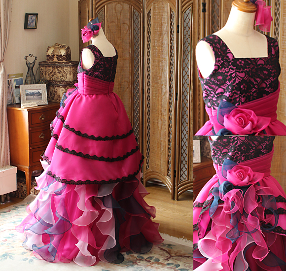 バックスタイルデザイン 胸元のデザイン コサージュ