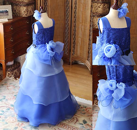 シルエットとコサージュデザイン