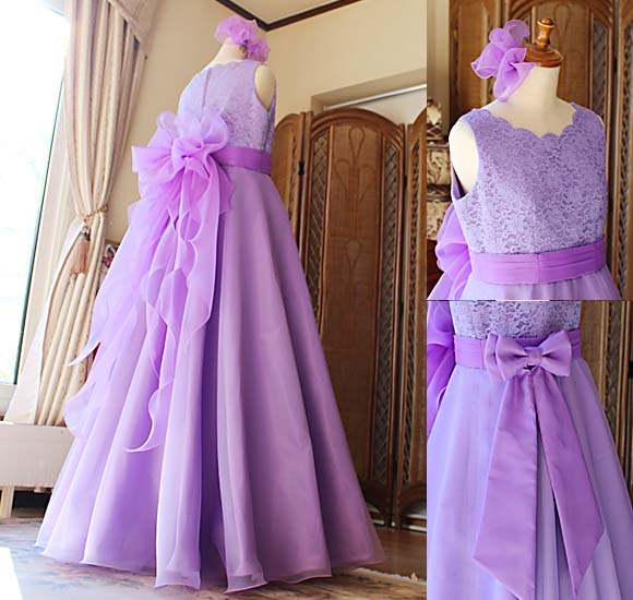 スカートシルエットとリボンの詳細