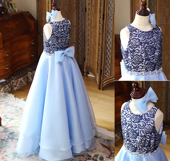 フレアAラインスカート バックスタイル トップスデザイン