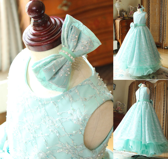 ドレスのトップス ビーディングとリボンの髪飾り