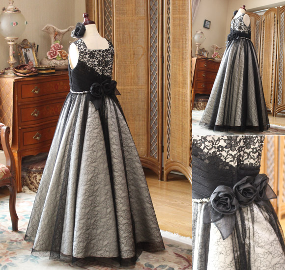 フレアAラインスカート バックスタイル コサージュデザイン