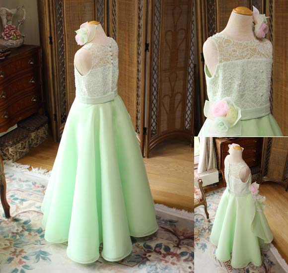 ドレスのバックスタイルデザイン Aラインスカート