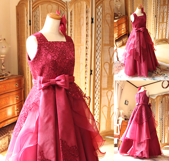 スクエアネックのトップスデザイン