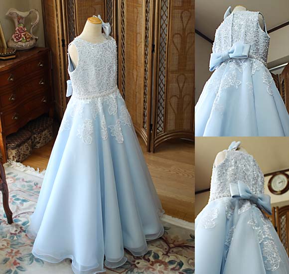 スカートシルエットとレースデザイン