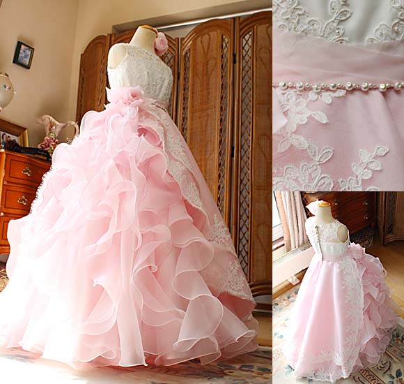 Aラインドレス 豪華なフリルのスカート