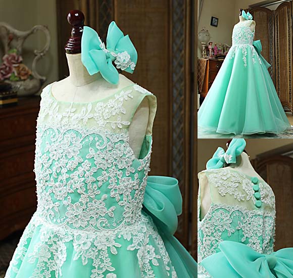 ラウンドネック トップスデザイン