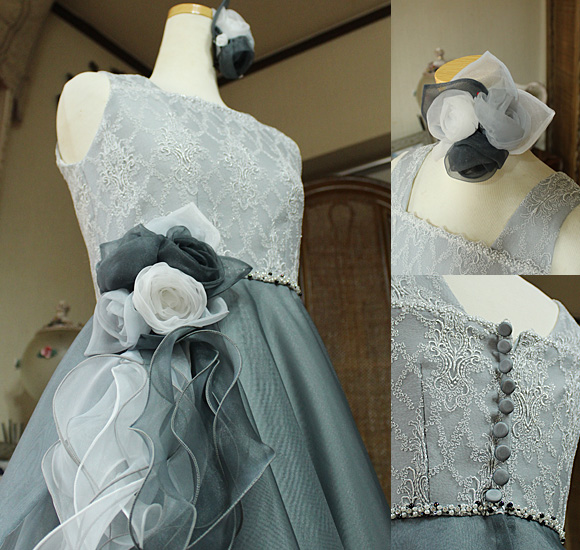 ウエスト バラのコサージュ  トップス